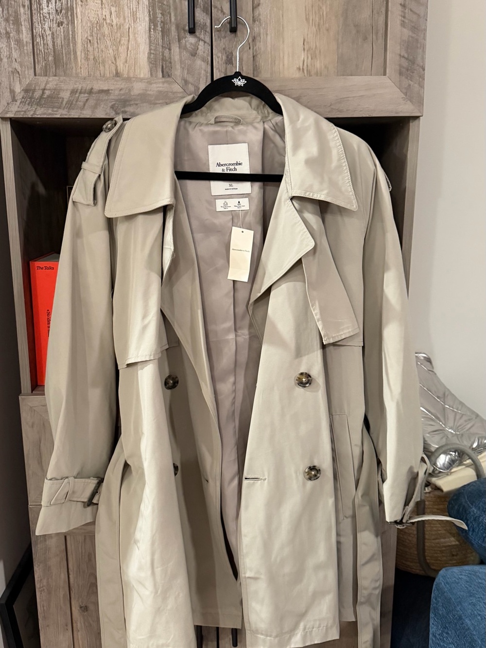 Abercrombie & Fitch Light Beige Trench Coat